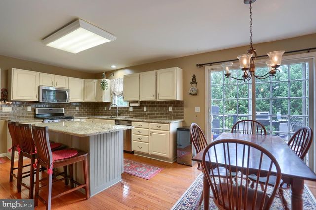 3156 PARK RD, Harrisburg, PA 17111
