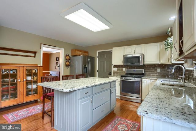 3156 PARK RD, Harrisburg, PA 17111