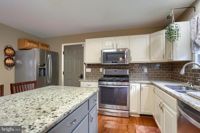 3156 PARK RD, Harrisburg, PA 17111