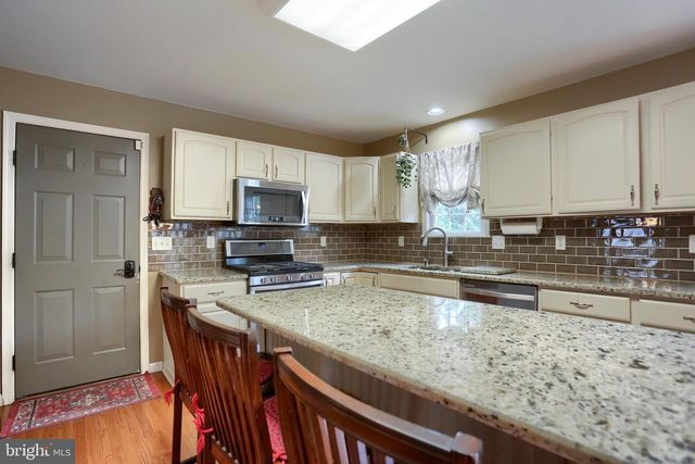 3156 PARK RD, Harrisburg, PA 17111