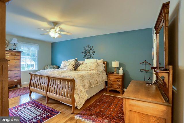 3156 PARK RD, Harrisburg, PA 17111