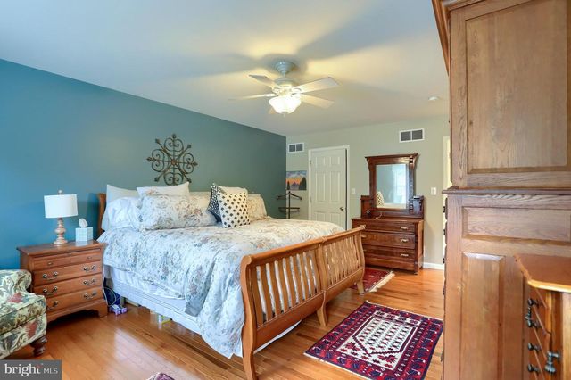3156 PARK RD, Harrisburg, PA 17111
