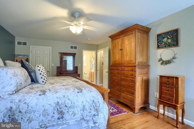 3156 PARK RD, Harrisburg, PA 17111