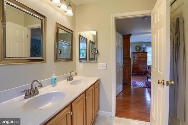 3156 PARK RD, Harrisburg, PA 17111