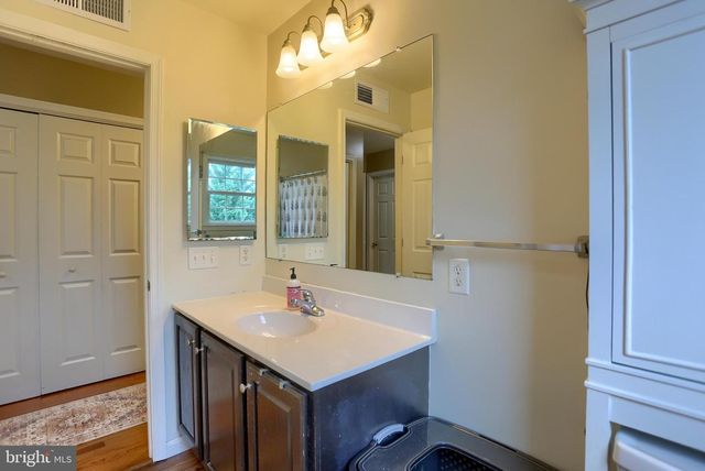 3156 PARK RD, Harrisburg, PA 17111