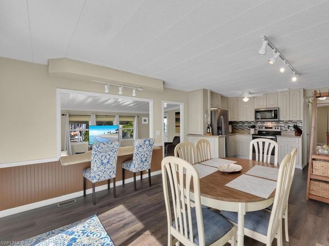 37 Channel LN, Fort Myers, FL 33905