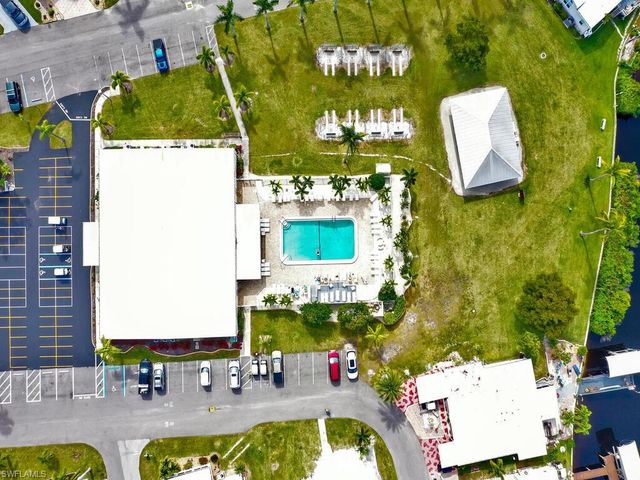 37 Channel LN, Fort Myers, FL 33905