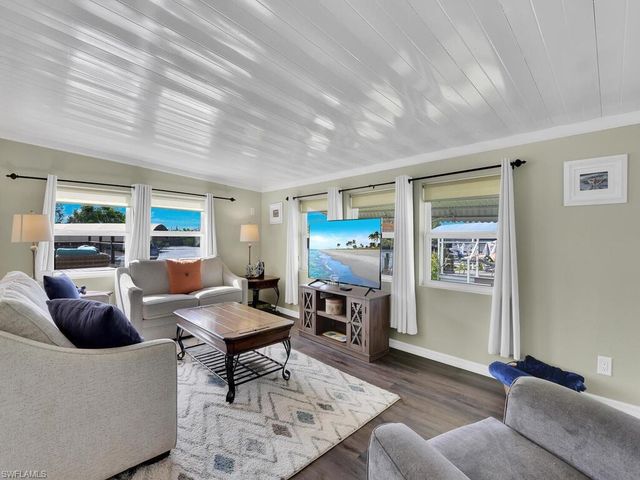 37 Channel LN, Fort Myers, FL 33905