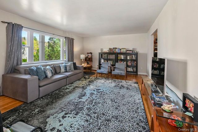 568 Manville Road Upper R, Pleasantville, NY 10570
