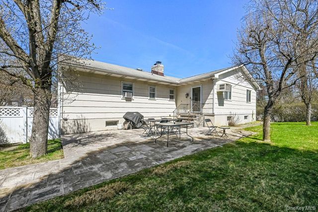 568 Manville Road Upper R, Pleasantville, NY 10570