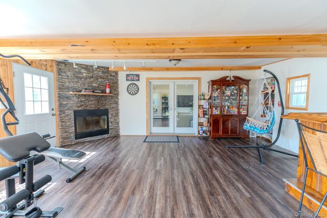 33 Manor Drive, Shirley, NY 11967