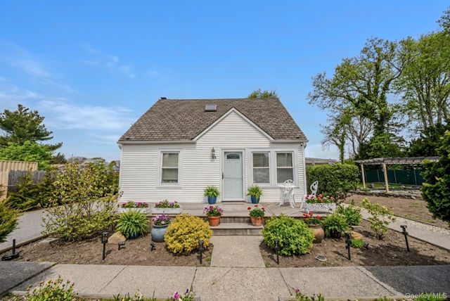 33 Manor Drive, Shirley, NY 11967