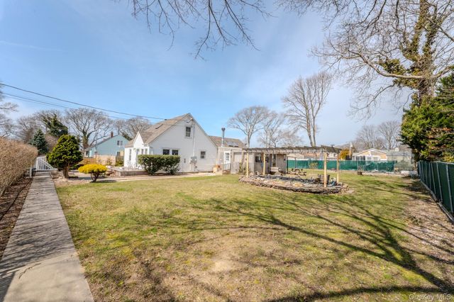 33 Manor Drive, Shirley, NY 11967