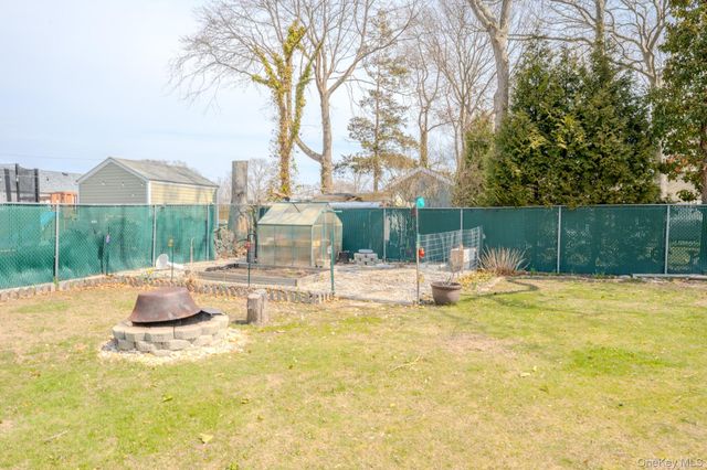 33 Manor Drive, Shirley, NY 11967