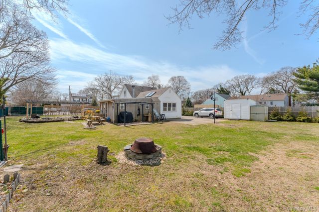 33 Manor Drive, Shirley, NY 11967