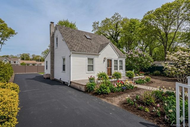 33 Manor Drive, Shirley, NY 11967