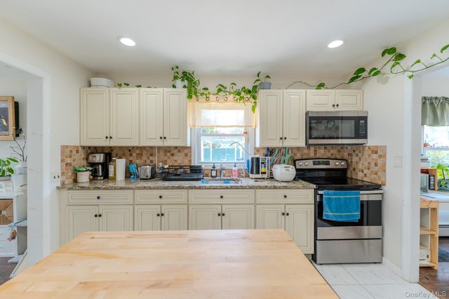 33 Manor Drive, Shirley, NY 11967