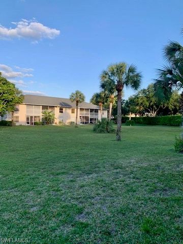 729 Landover CT 103, Naples, FL 34104