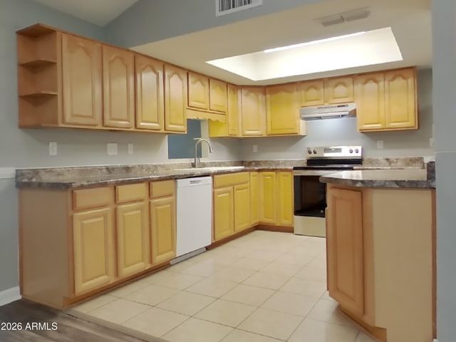 2612 E GLADE Avenue, Mesa, AZ 85204