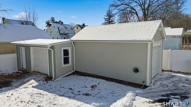 15 Eastview Street, Hartford, CT 06114