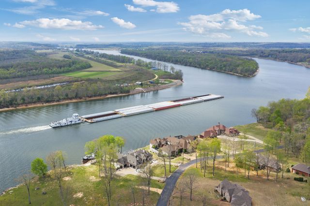 272 RIVERS EDGE DR, Bath Springs, TN 38311