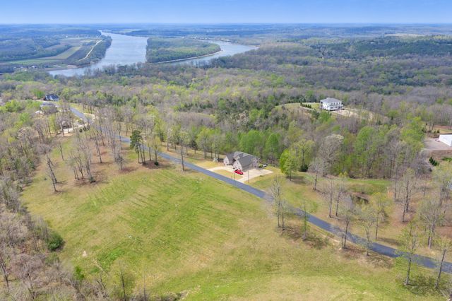 272 RIVERS EDGE DR, Bath Springs, TN 38311