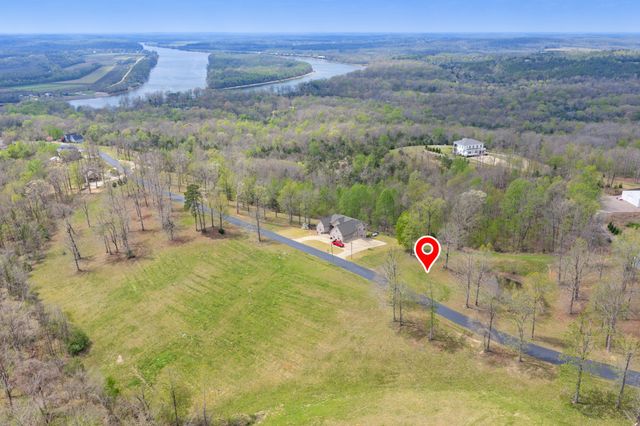 272 RIVERS EDGE DR, Bath Springs, TN 38311