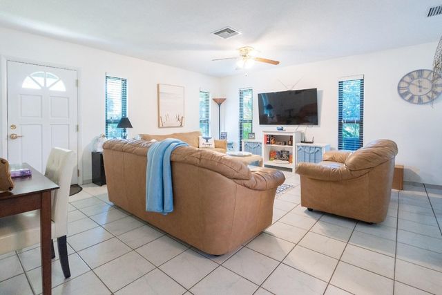 813 NW 12th Avenue, Dania Beach, FL 33004