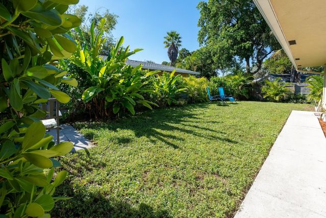 813 NW 12th Avenue, Dania Beach, FL 33004