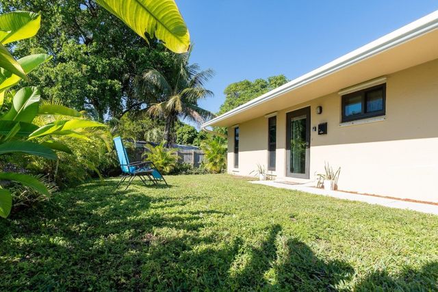 813 NW 12th Avenue, Dania Beach, FL 33004