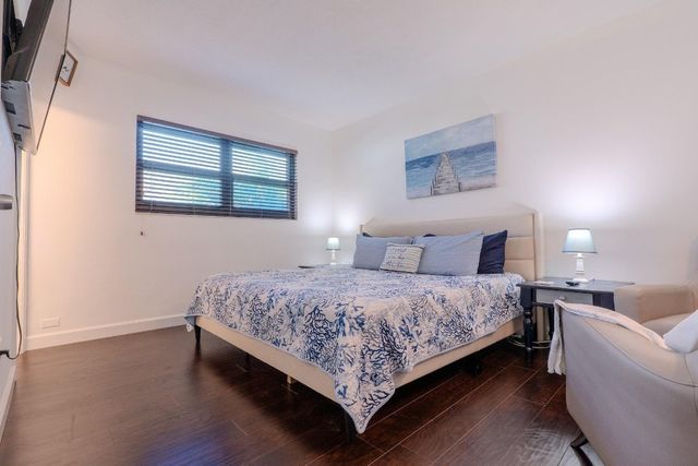 813 NW 12th Avenue, Dania Beach, FL 33004