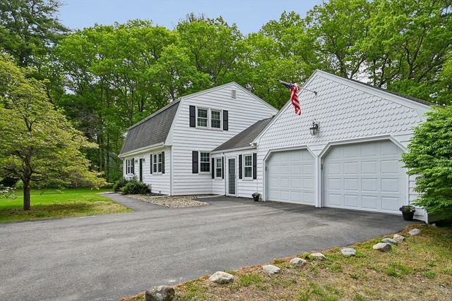 7 Farrwood Dr, Andover, MA 01810