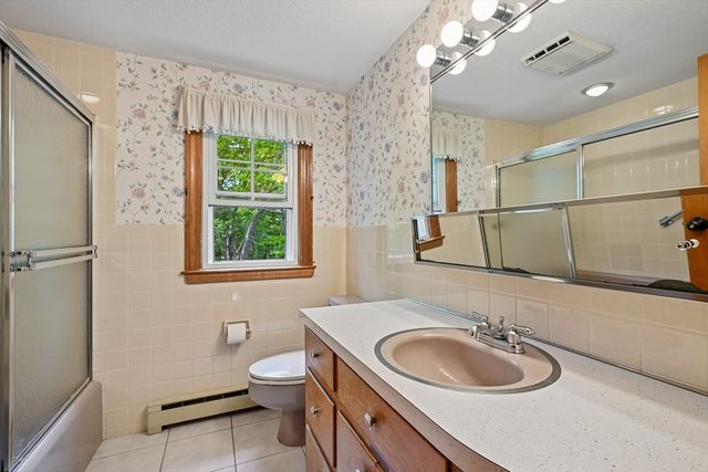 7 Farrwood Dr, Andover, MA 01810