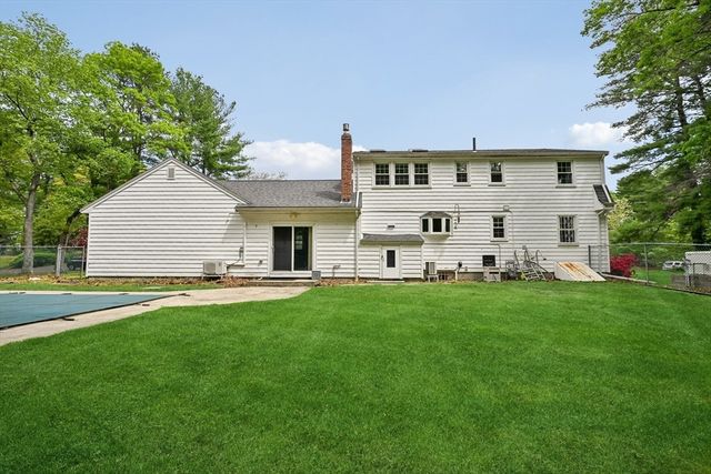 7 Farrwood Dr, Andover, MA 01810