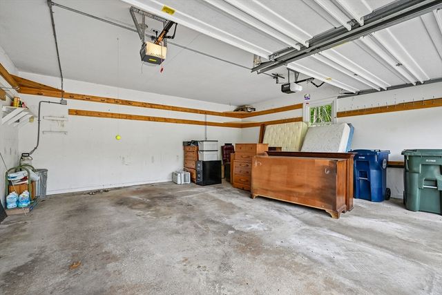 7 Farrwood Dr, Andover, MA 01810
