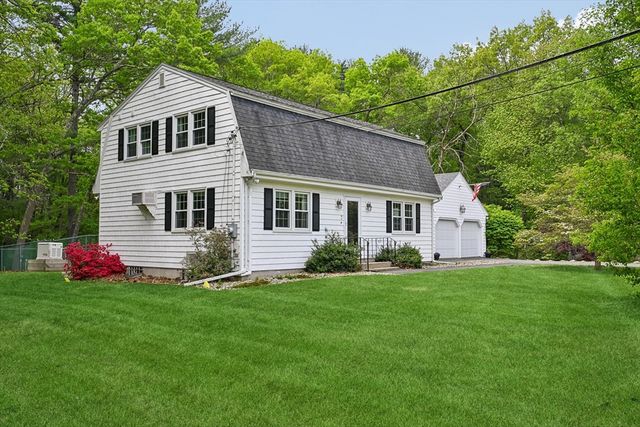 7 Farrwood Dr, Andover, MA 01810