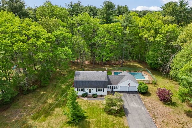 7 Farrwood Dr, Andover, MA 01810