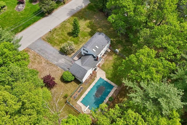 7 Farrwood Dr, Andover, MA 01810