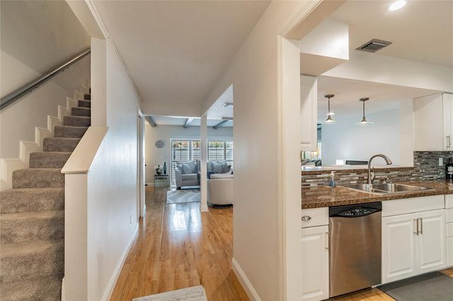 2523 W TENNESSEE AVENUE, Tampa, FL 33629