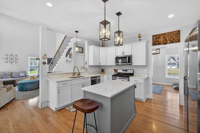 6 Geramat Way, Methuen, MA 01844