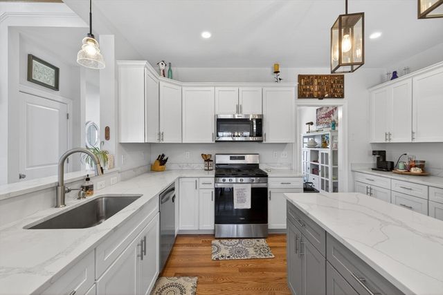 6 Geramat Way, Methuen, MA 01844