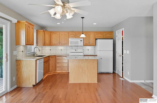 16705 Ogden Circle, Omaha, NE 68116