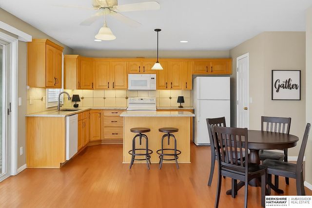 16705 Ogden Circle, Omaha, NE 68116