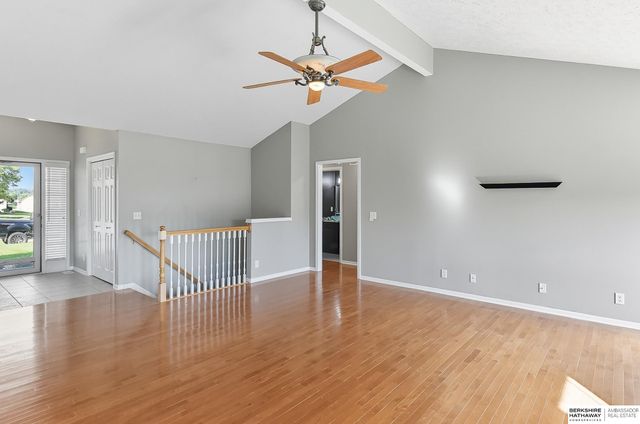 16705 Ogden Circle, Omaha, NE 68116