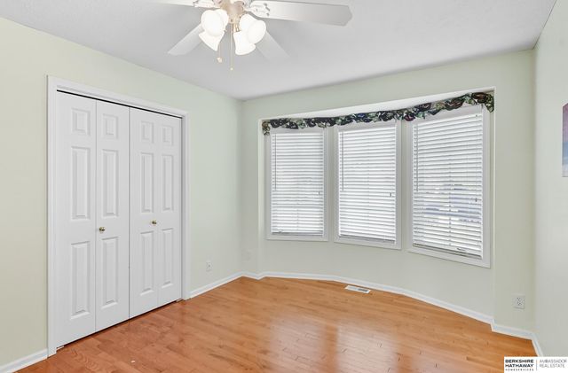 16705 Ogden Circle, Omaha, NE 68116