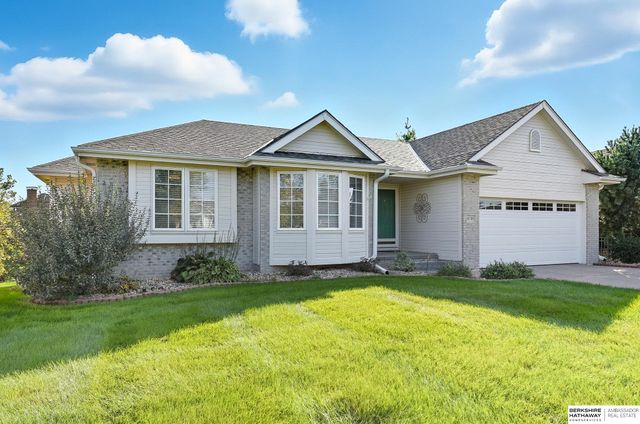 16705 Ogden Circle, Omaha, NE 68116