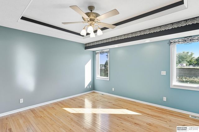 16705 Ogden Circle, Omaha, NE 68116