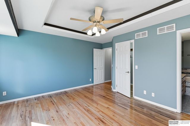 16705 Ogden Circle, Omaha, NE 68116