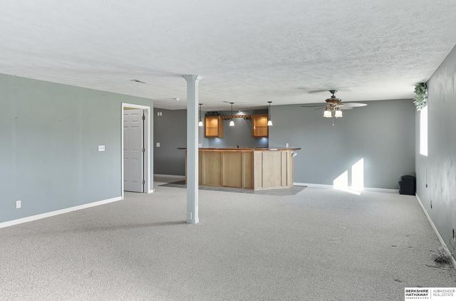 16705 Ogden Circle, Omaha, NE 68116