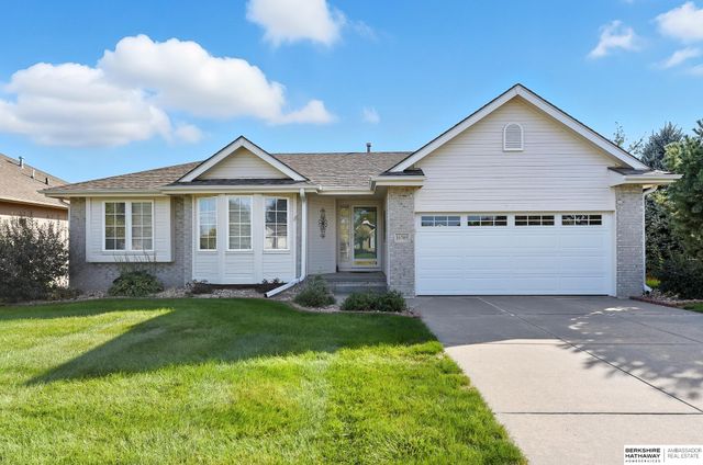 16705 Ogden Circle, Omaha, NE 68116